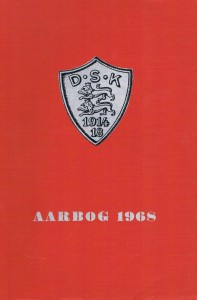 DSK’s karakteristiske røde årbog, der udkom 1941-1972.